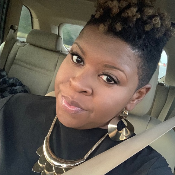 Meet your Posher, Simply - Picture 1 of 2